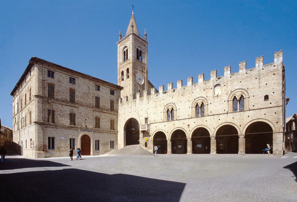 Palazzo-dei-Priori-Montecassiano