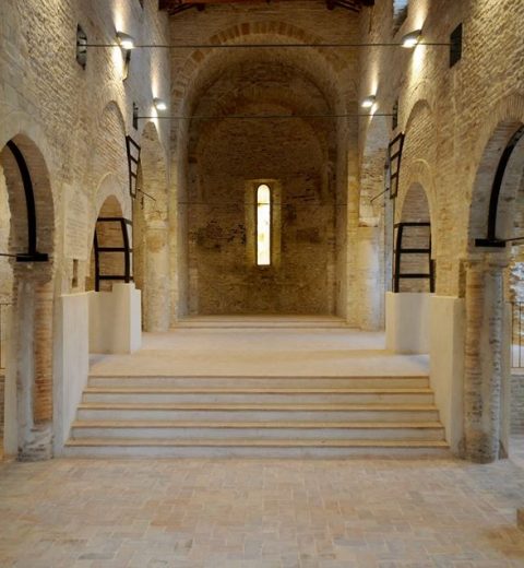 Das Heiligtum des Heiligen Kreuziges an Ostra