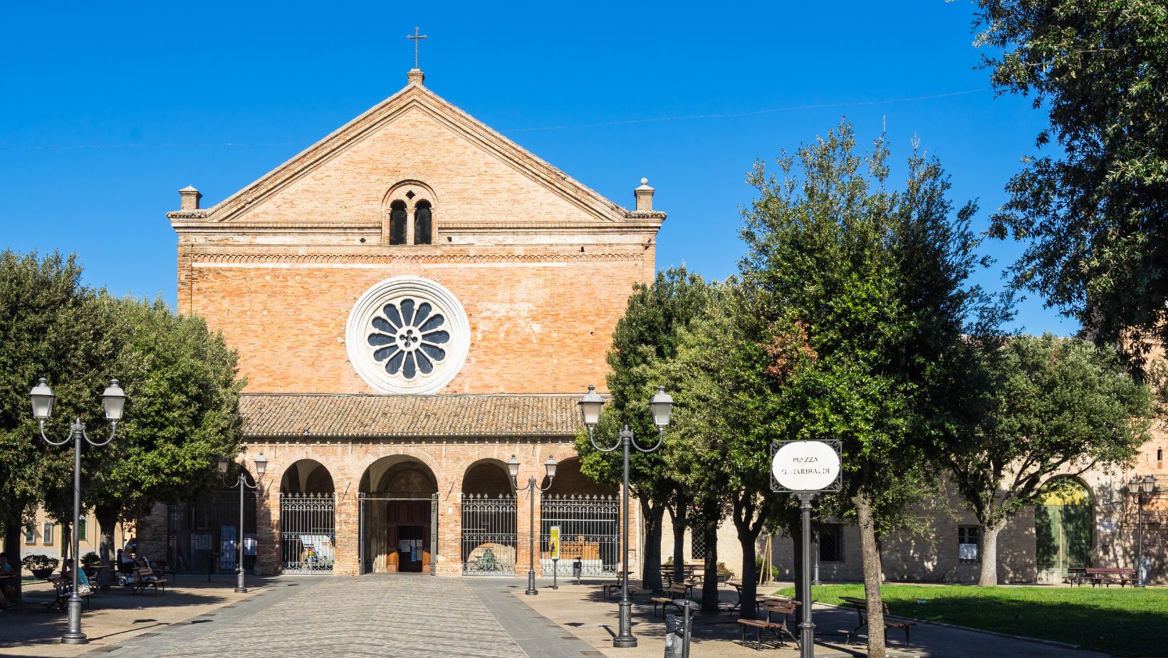 Abbazia di Santa Maria in Castagnola Marche travelling