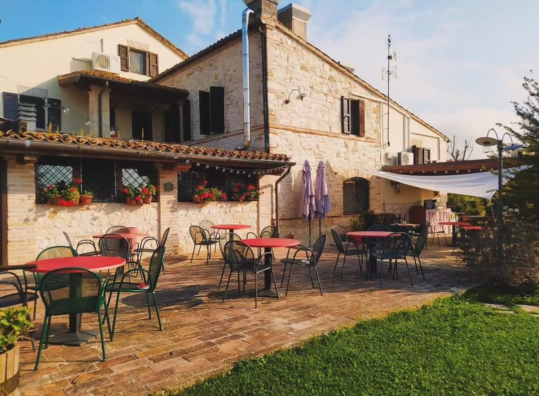 marchetravelling-struttura-dormire-il-girasole-country-house-00