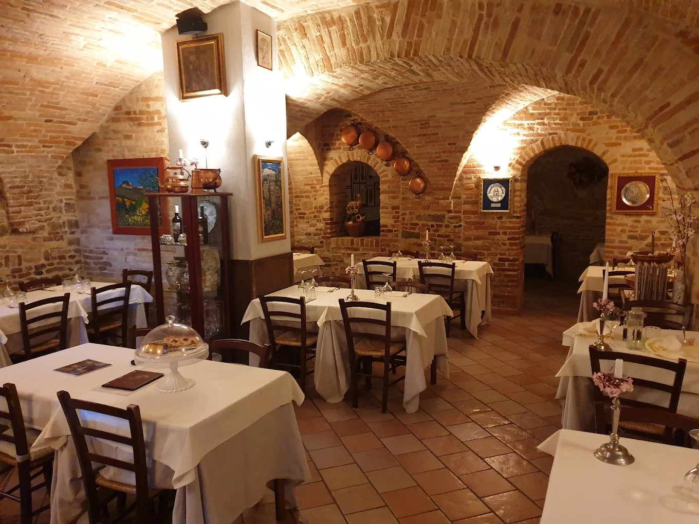 marchetravelling-strutture-interno-albergo-ristorante-farfense-santa-vittoria-matenano-02