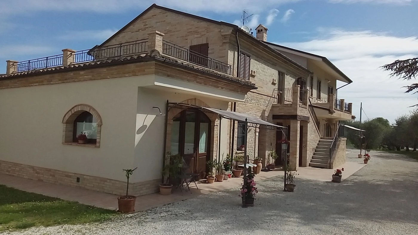 marchetravelling-strutture-interno-agriturismo-fonte-carra-01
