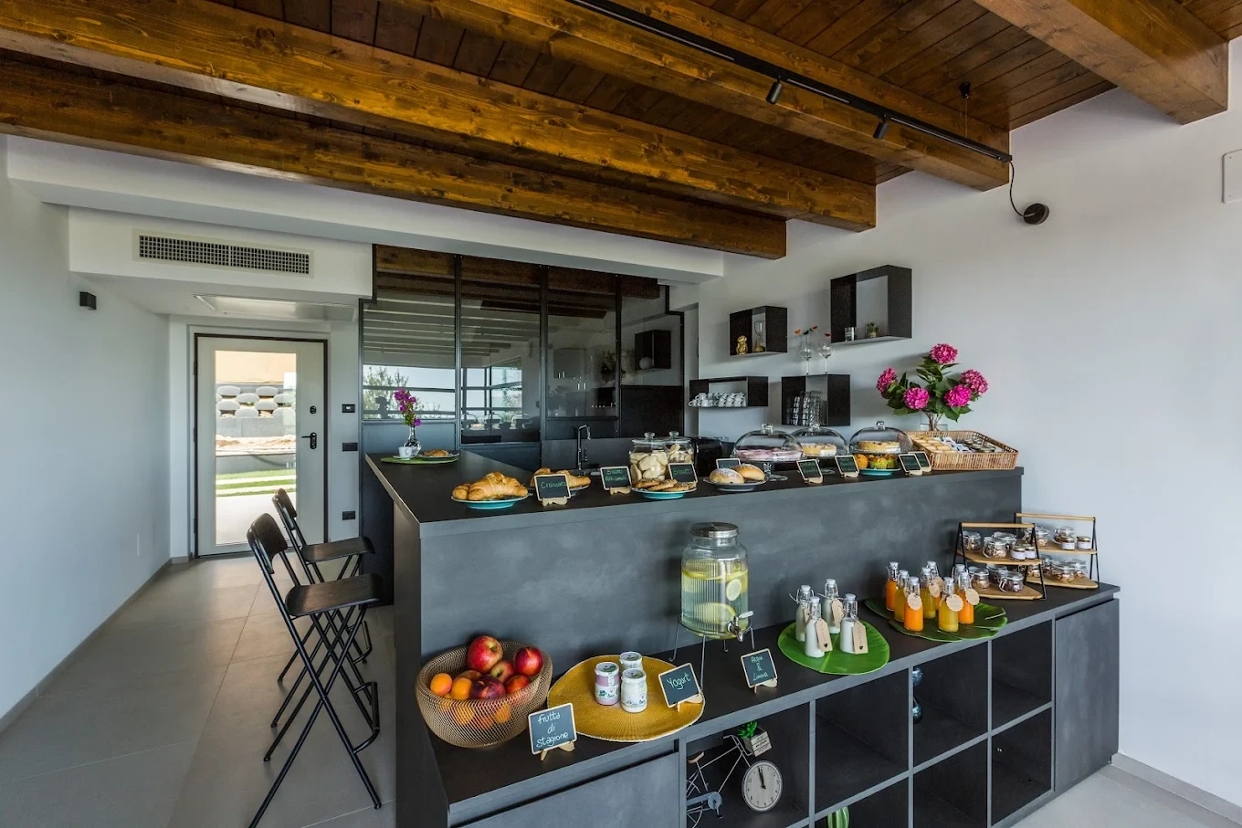 marchetravelling-strutture-interno-radici-luxury-bb-01